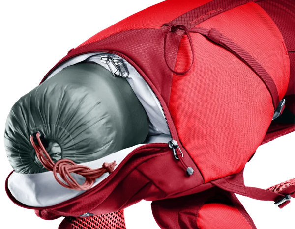 Deuter Futura Pro 32 – Samostatný spodní vstup