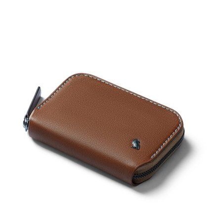 Bellroy Folio Mini - Hazelnut  + Testovací sada toaletních vod ZDARMA