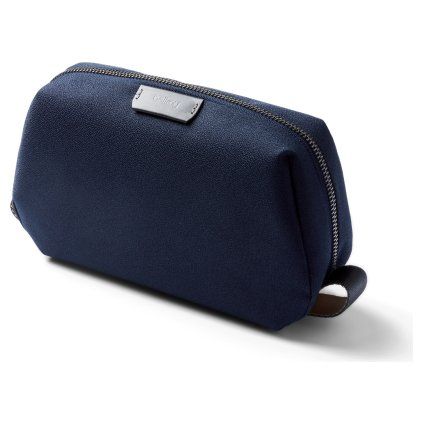 bellroy toiletry kit navy galerie v2 edka nav 227 01