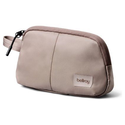 bellroy laneway daily pouch fawn galerie v2 eoaa fwn 238 01