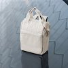 Reisenthel Allrounder R Herringbone Sand 15l – batoh, fotografie v prostředí 2