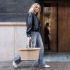 Reisenthel Carrybag Frame Twist Coffee – nákupní košík, fotografie v prostředí 3