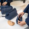 Reisenthel Multicase Herringbone Dark Blue – pouzdro, fotografie v prostředí 2