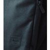 Herschel Kaslo Daypack Tech Ash Rose Tonal 20L – fotografie v použití a detail modelu
