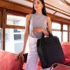 Reisenthel Allday Backpack M Iso Black – batoh, fotografie v prostředí 2