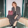 Reisenthel Toiletbag Twist maroon – kosmetická taška, fotografie v prostředí 2