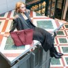 Reisenthel Shopper E1 Twist maroon – nákupní taška, fotografie v prostředí 3