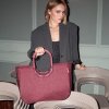 Reisenthel Loopshopper L Twist maroon – nákupní taška, fotografie v prostředí 3