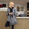 Reisenthel Mini Maxi Shopper Leo nero – nákupní taška, fotografie v prostředí 2