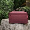 Reisenthel Beautycase Twist maroon – kosmetická taška, fotografie v prostředí 3