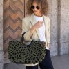 Reisenthel Loopshopper L Teddy Leo olive – nákupní taška, fotografie v prostředí 3
