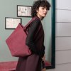 Reisenthel Shopper M Twist maroon – nákupní taška, fotografie v prostředí 2