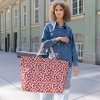 Reisenthel Shopper XL Smiley leo blush – nákupní taška, fotografie v prostředí 2