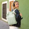 Reisenthel Allrounder R Puffer Iced Matcha 15l – batoh, fotografie v prostředí 3