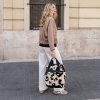 Reisenthel Allrounder R Teddy Leo Cream 15l – batoh, fotografie v prostředí 2