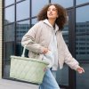 Reisenthel Carrybag Puffer Iced Matcha – nákupní košík, fotografie v prostředí 3