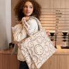 Reisenthel Softshopper Smiley Teddy Chocolate – nákupní taška, fotografie v prostředí 2