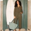 Reisenthel Shopper M Twist Sage – nákupní taška, fotografie v prostředí 2
