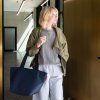 Reisenthel Shopper M Twist navy – nákupní taška, fotografie v prostředí 3