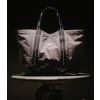 Herschel Kaine Ripstop Reflective Duffle Ultimate Gray/Stone Mountain 44L – fotografie v použití a detail modelu