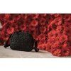 Herschel Thalia Quilted Capsule Crossbody Black Tonal Daisy 2L – fotografie v použití a detail modelu