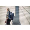 Herschel Kaslo Daypack Tech Mood Indigo Tonal 20L – fotografie v použití a detail modelu