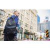 Herschel Classic™ XL Twill Black/Grey 30L – fotografie v použití a detail modelu