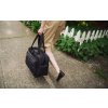 Herschel Cloudform Duffle Black 26L – fotografie v použití a detail modelu